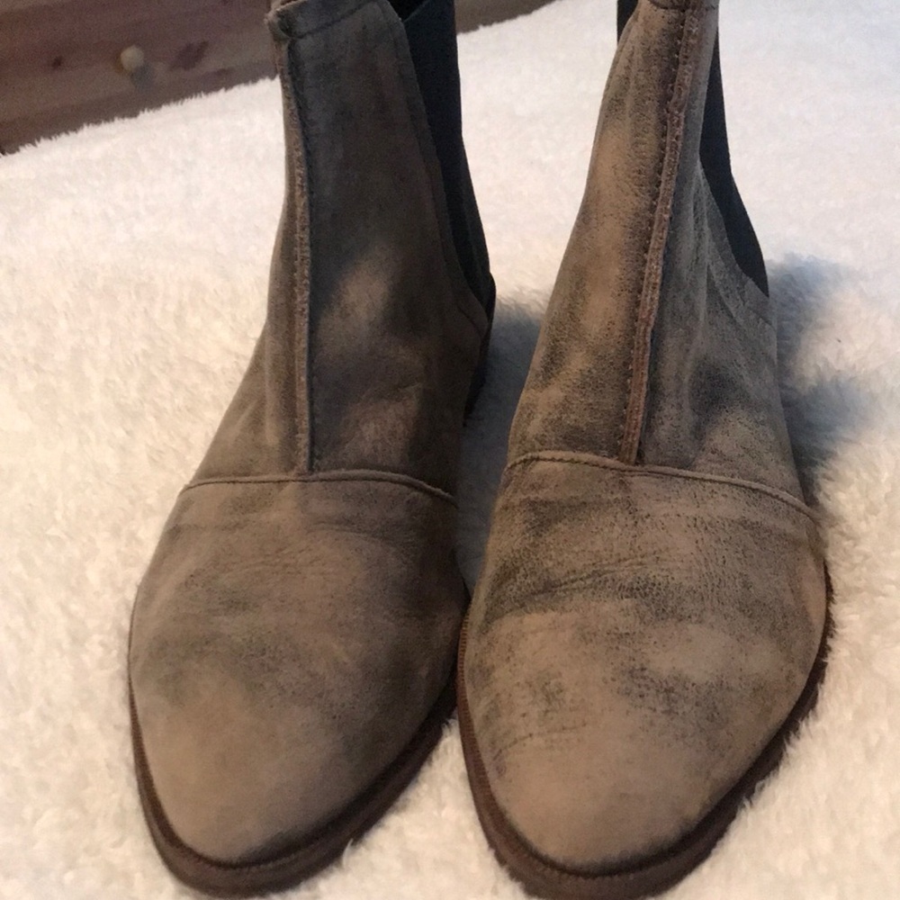 SIXTYSEVEN Distressed Leather Chelsea Boots 8.5